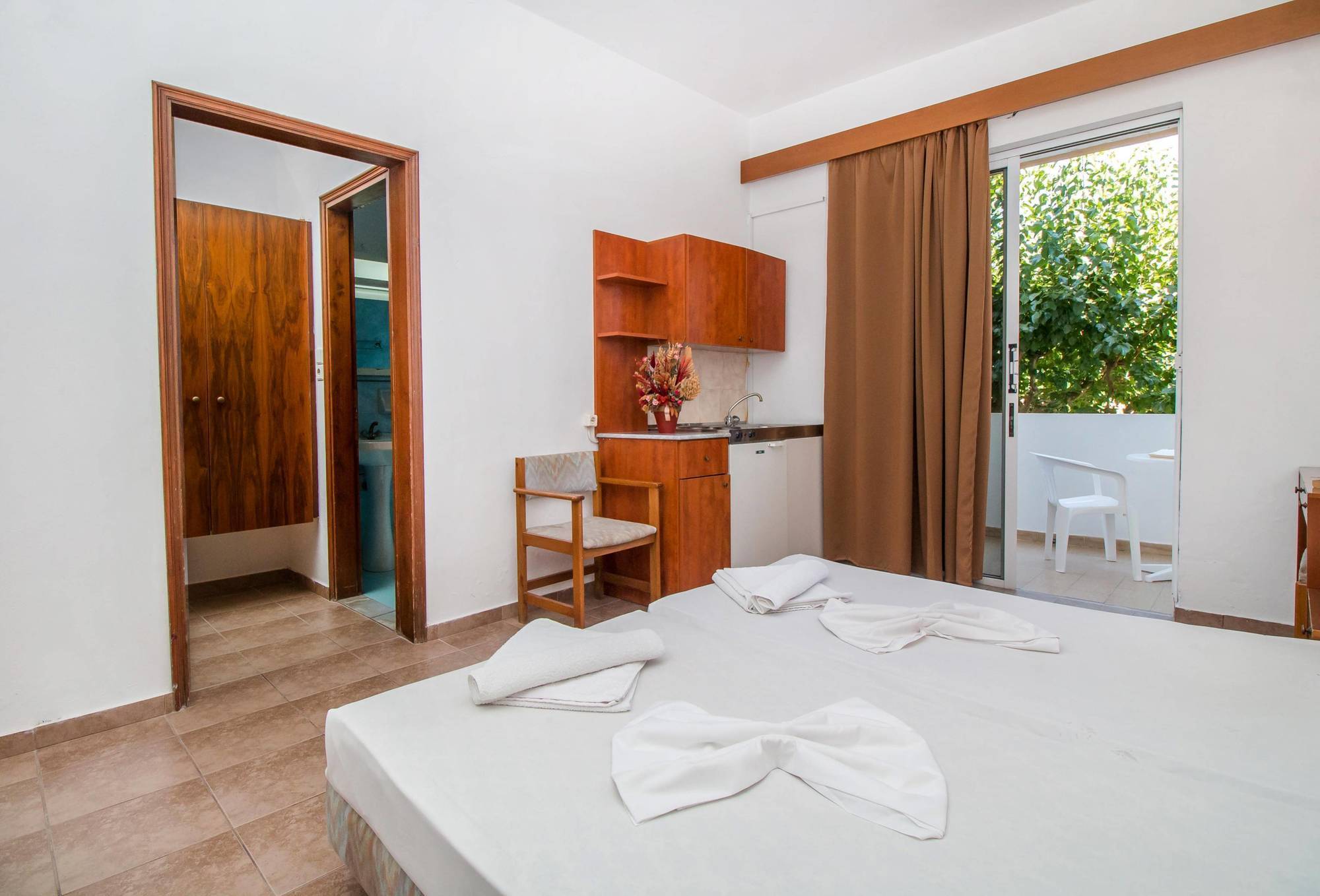 Achousa Hotel Фалираки Экстерьер фото
